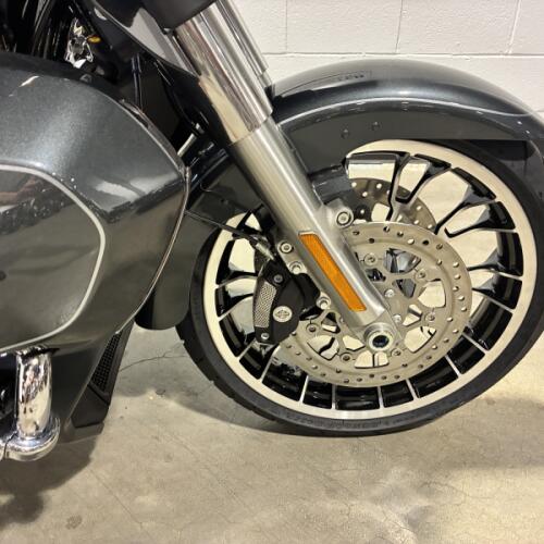2026 Harley-Davidson® Street Glide 3 Limited Iron Horse Metallic Chrome Trim  FLHLT thumb 2