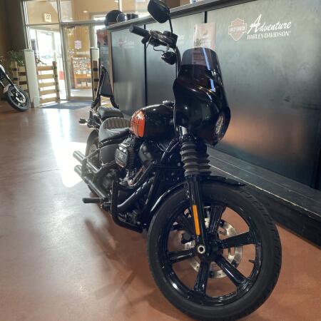 2022 Harley-Davidson® Street Bob® 114 FXBBS thumb 2
