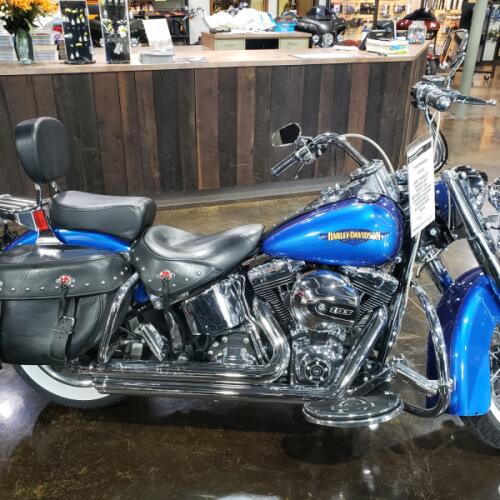 2017 Harley-Davidson® Heritage Softail® Classic Custom Colour Bonneville Blue/Fathom Blue thumb 3