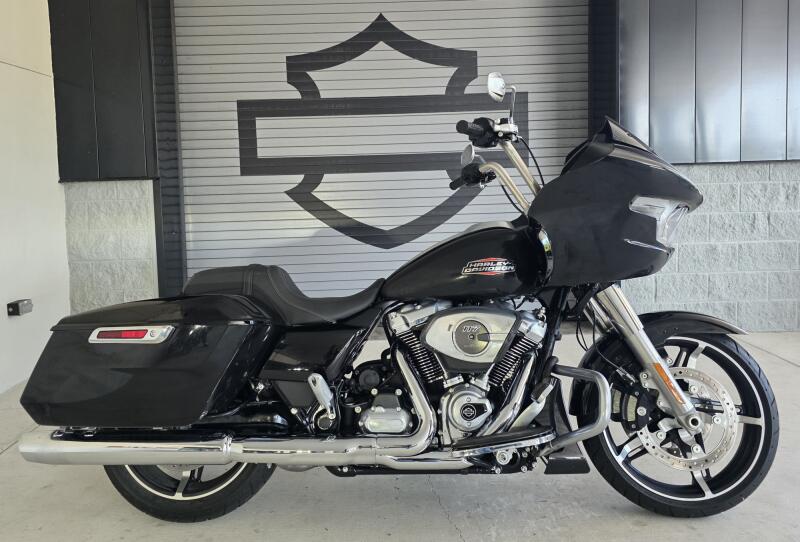 2025 Harley-Davidson® Road Glide® Vivid Black
