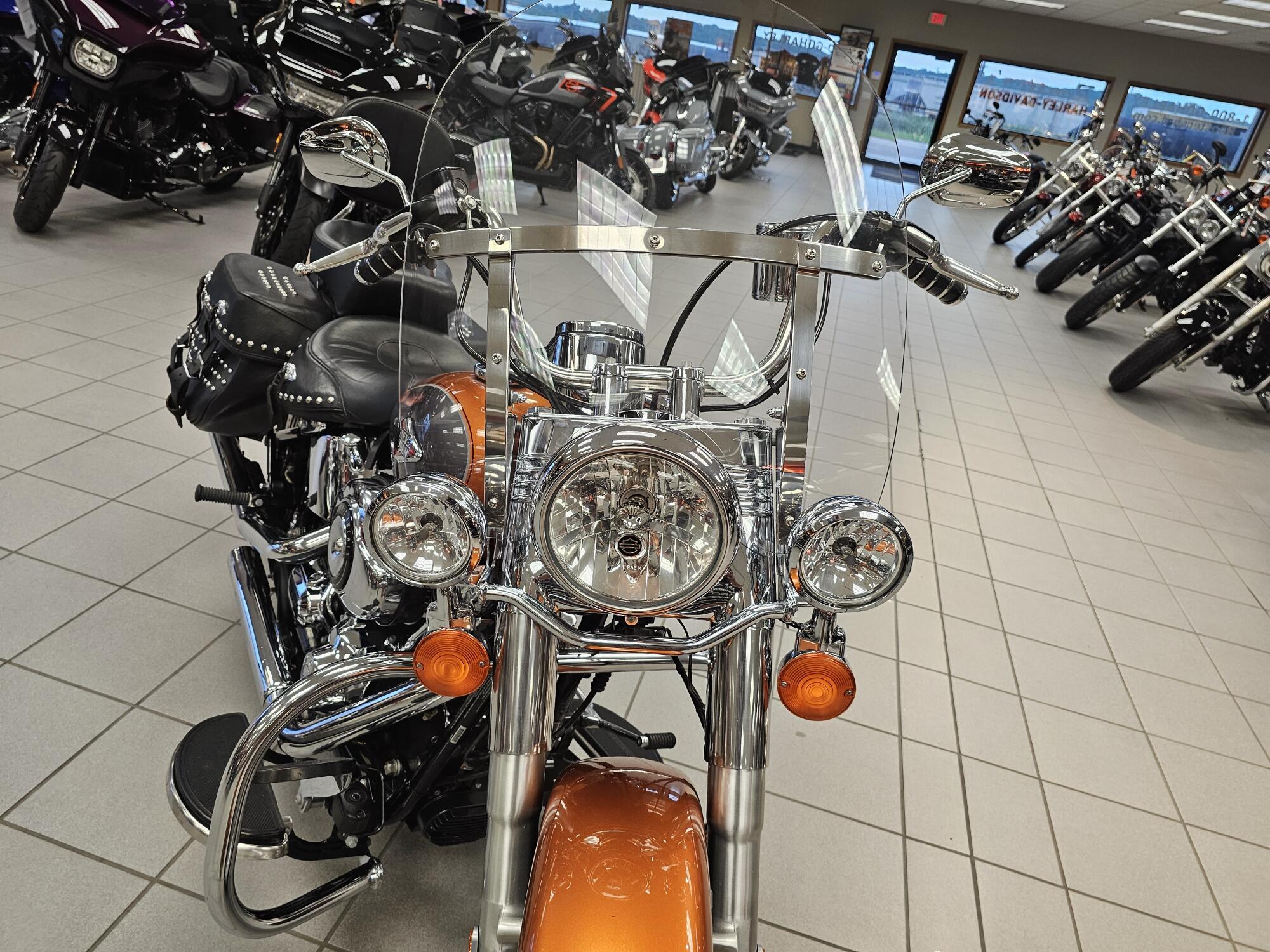 FLSTC 2015 Heritage Softail® Classic, photo 18