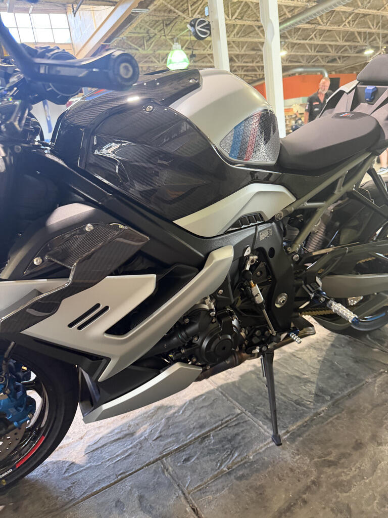 2026 BMW M 1000 R White Aluminum Matte | Carbon Wheels | 460 Miles No Gimmicks, No Hidden Fees, photo 12
