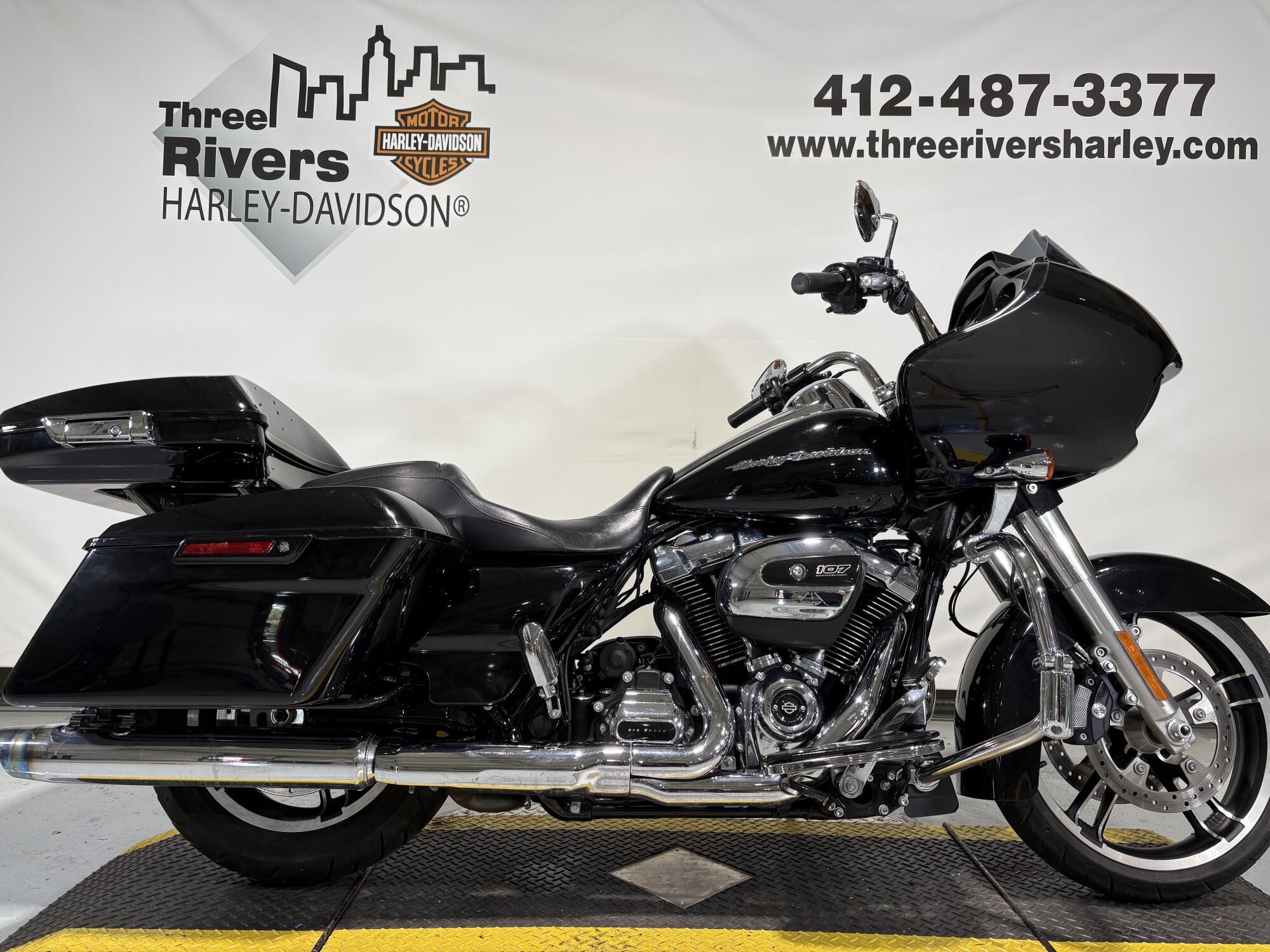 2017 Harley-Davidson® Road Glide® Special Vivid Black