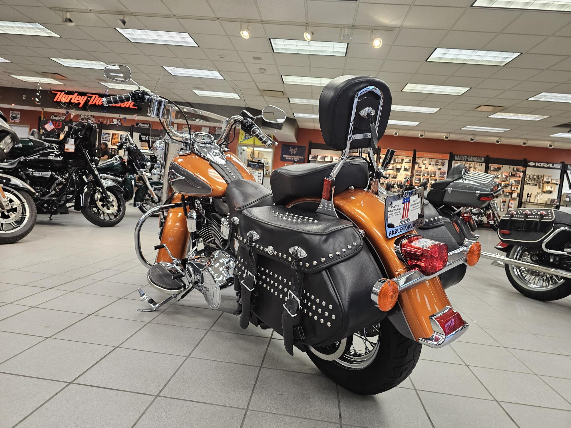 FLSTC 2015 Heritage Softail® Classic, photo 6
