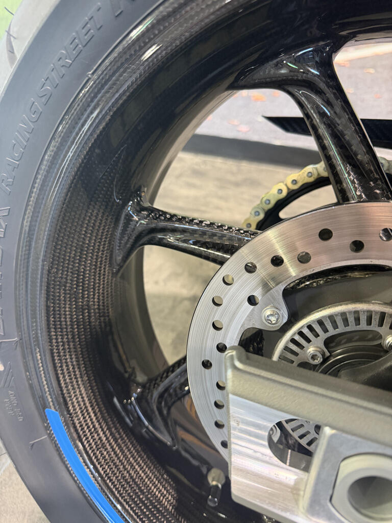 2026 BMW M 1000 R White Aluminum Matte | Carbon Wheels | 460 Miles No Gimmicks, No Hidden Fees, photo 6