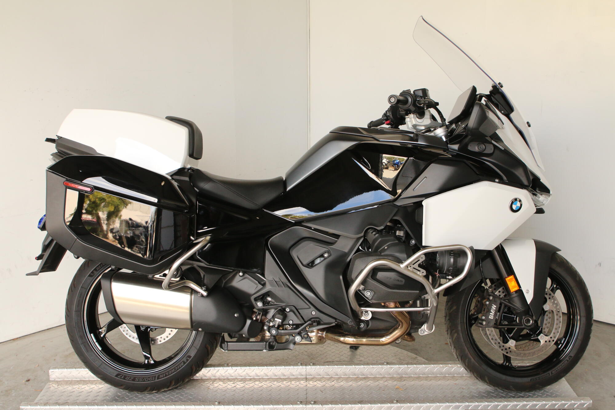 2026 R1300RT-P, photo 2