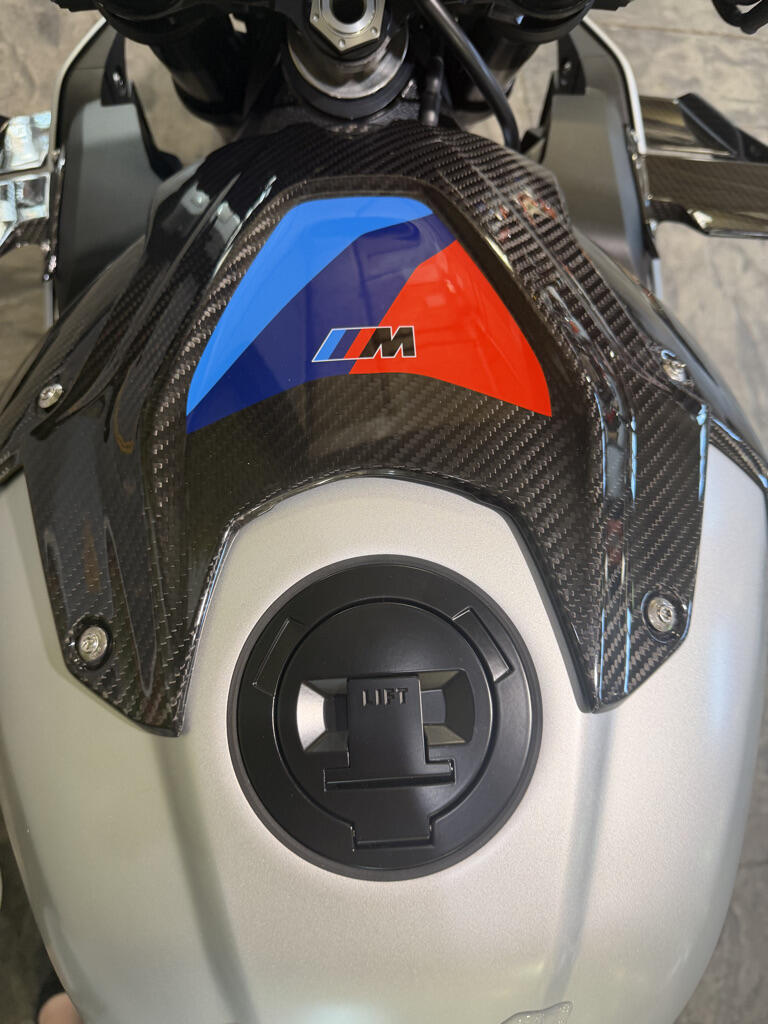 2026 BMW M 1000 R White Aluminum Matte | Carbon Wheels | 460 Miles No Gimmicks, No Hidden Fees, photo 17