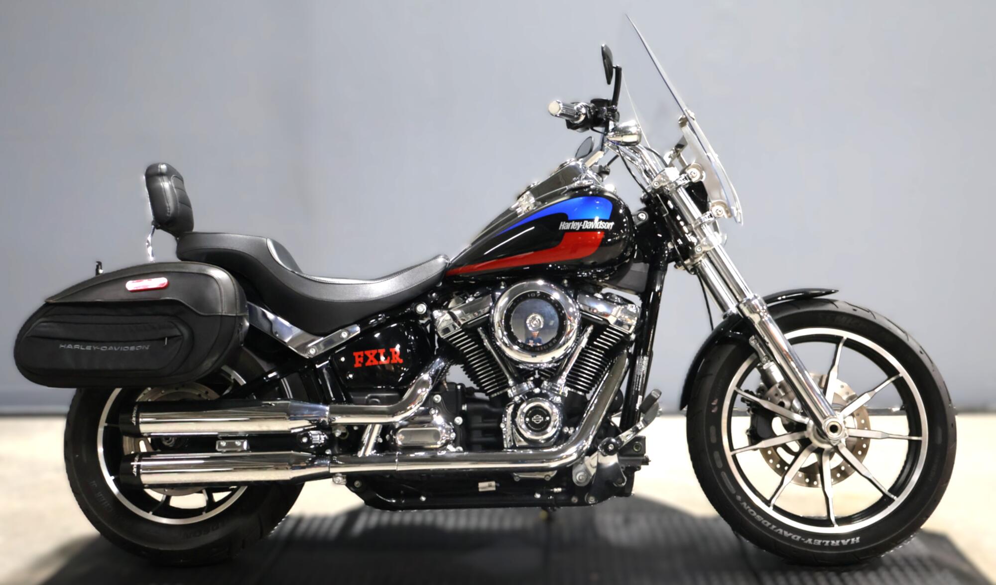 Harley-Davidson スポスタ　リジスポ Sport Glide™ | Rockstar Harley-Davidson®
