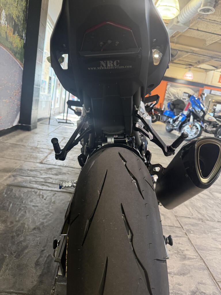 2026 BMW M 1000 R White Aluminum Matte | Carbon Wheels | 460 Miles No Gimmicks, No Hidden Fees, photo 23