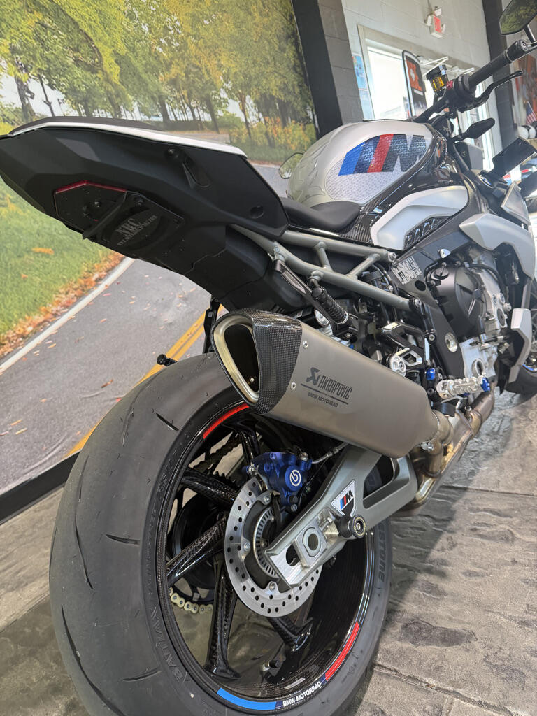 2026 BMW M 1000 R White Aluminum Matte | Carbon Wheels | 460 Miles No Gimmicks, No Hidden Fees, photo 25