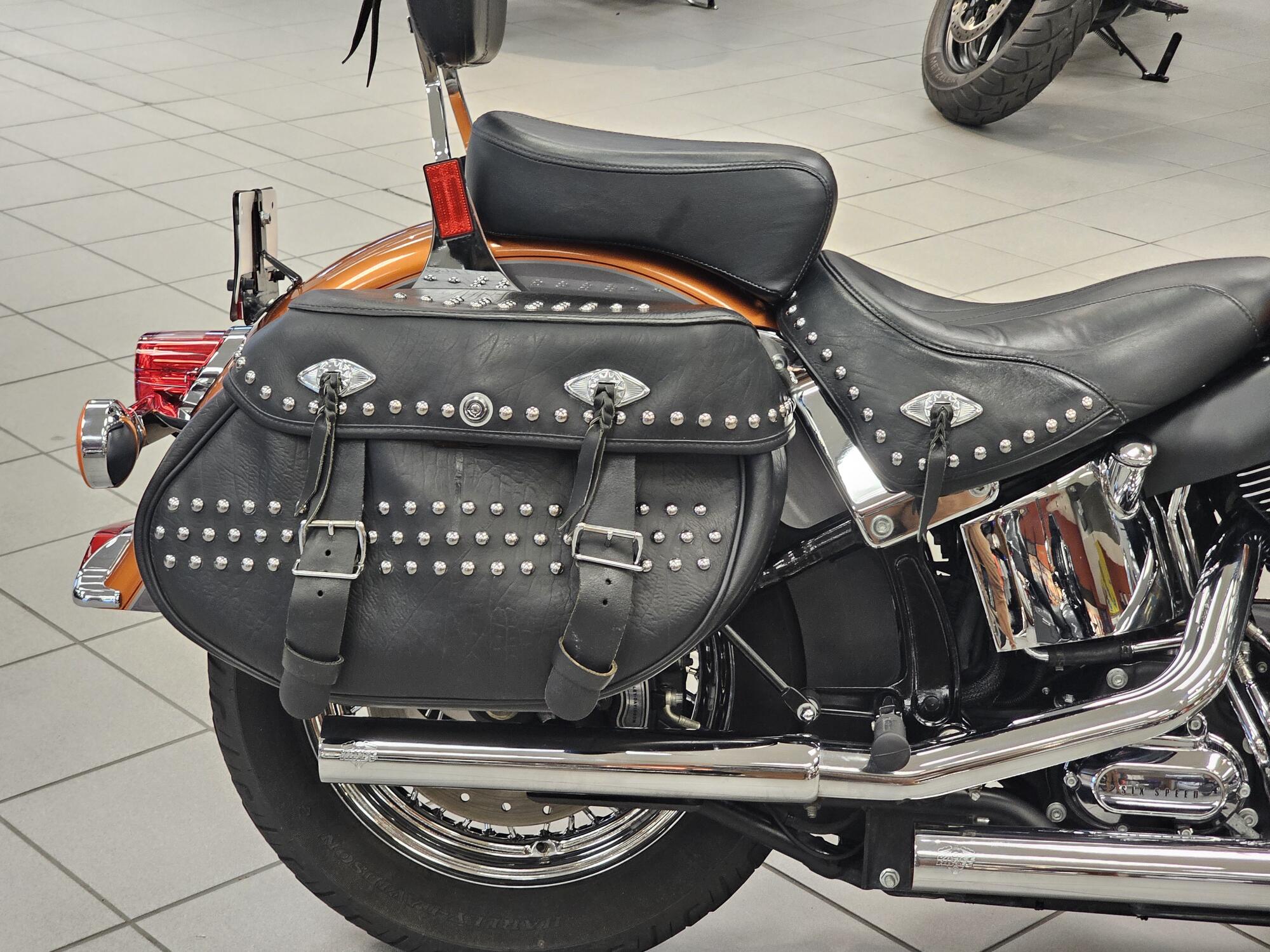 FLSTC 2015 Heritage Softail® Classic, photo 12