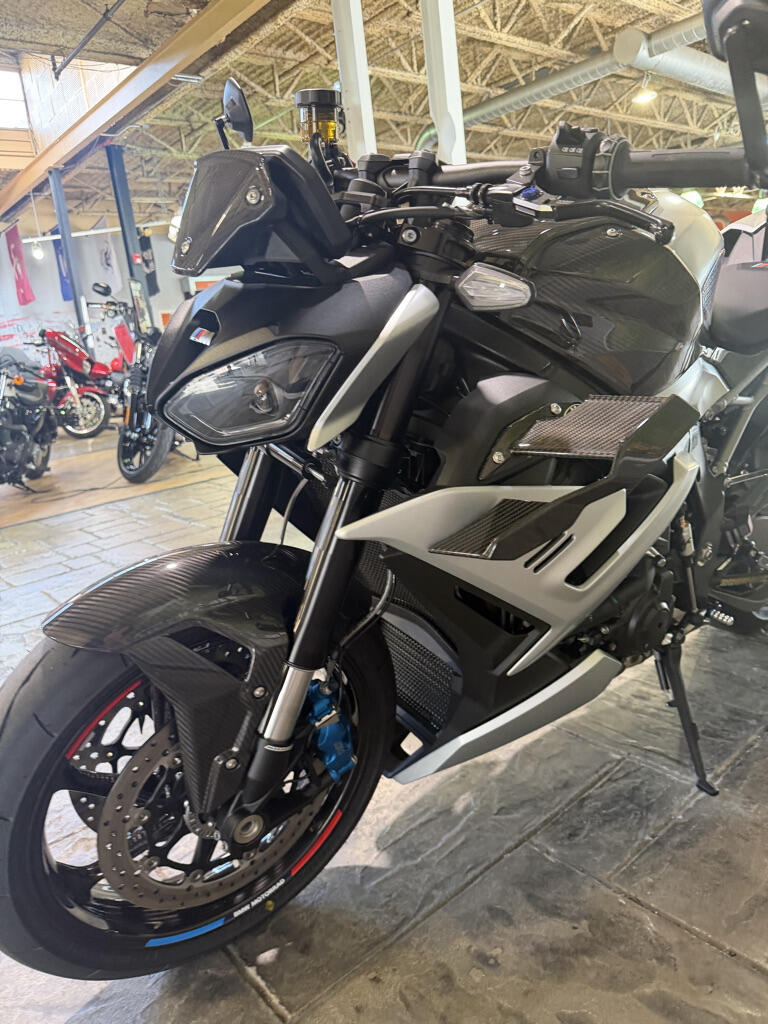 2026 BMW M 1000 R White Aluminum Matte | Carbon Wheels | 460 Miles No Gimmicks, No Hidden Fees, photo 11