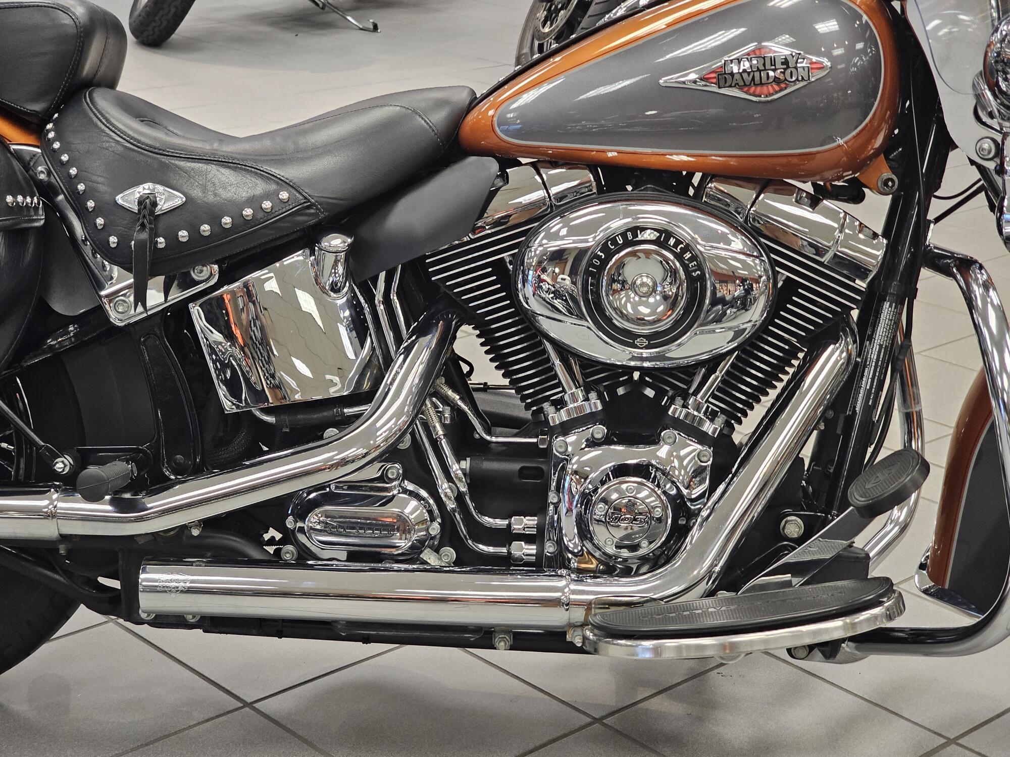 FLSTC 2015 Heritage Softail® Classic, photo 11