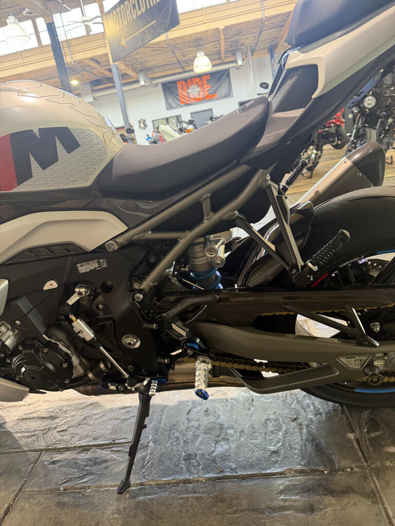 2026 BMW M 1000 R White Aluminum Matte | Carbon Wheels | 460 Miles No Gimmicks, No Hidden Fees, photo 14