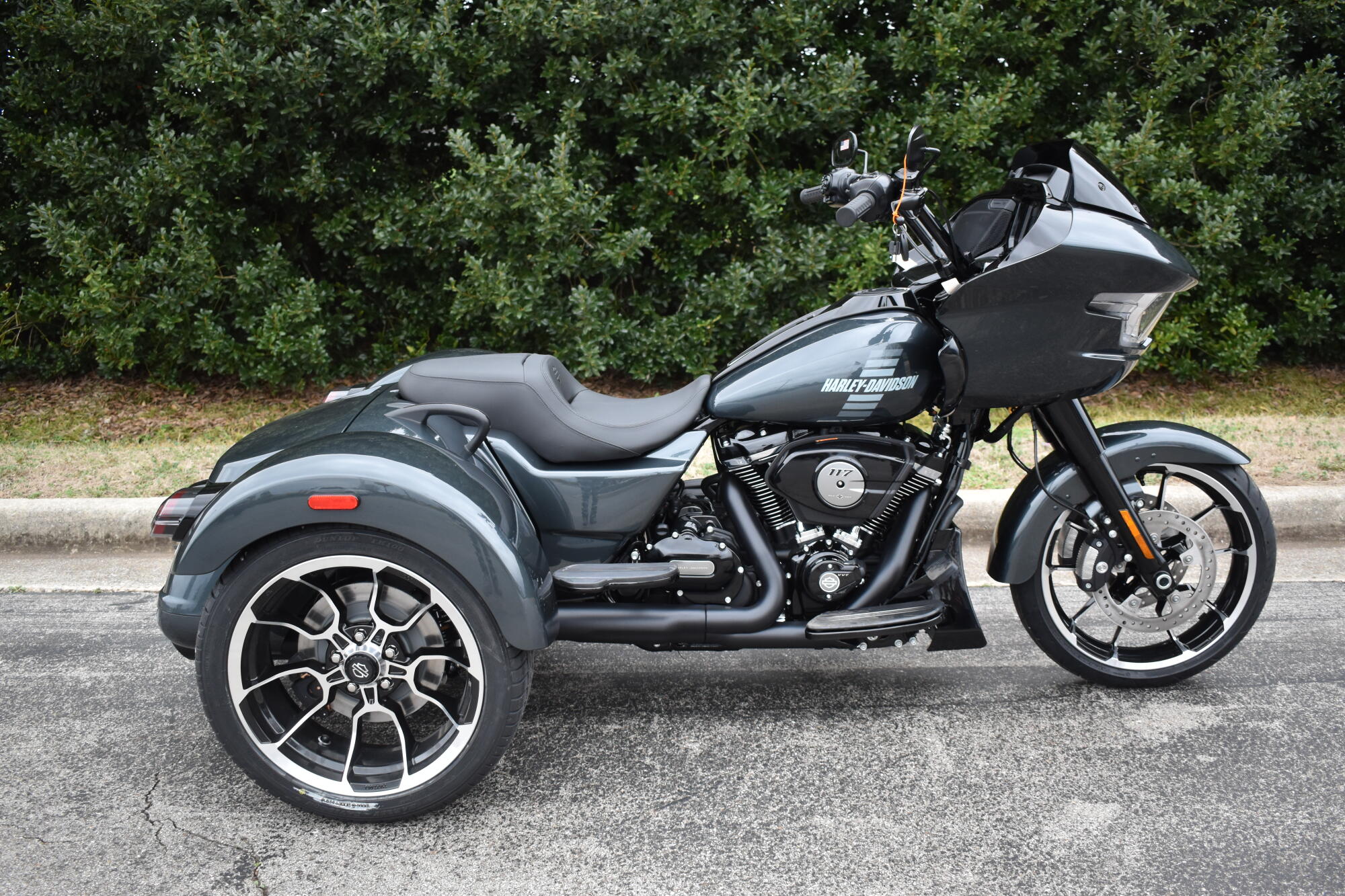 2026 Harley-Davidson® Road Glide 3 Iron Horse Metallic