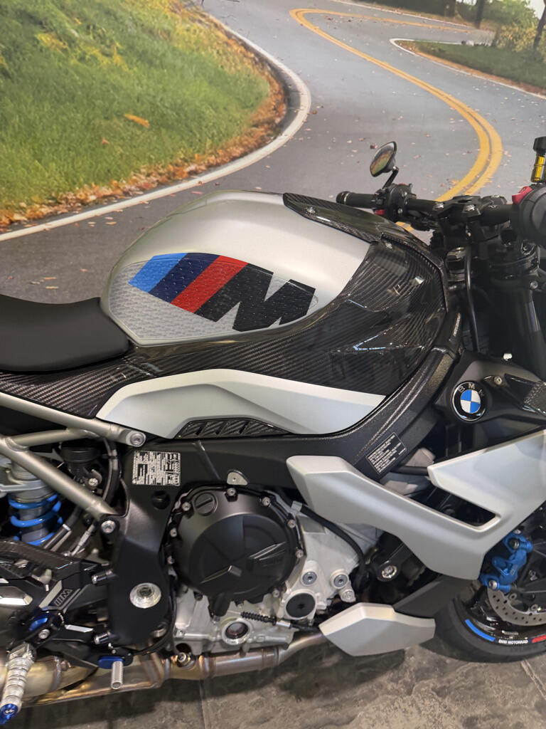 2026 BMW M 1000 R White Aluminum Matte | Carbon Wheels | 460 Miles No Gimmicks, No Hidden Fees, photo 4