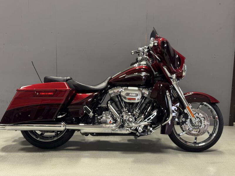 FLHXSE 2012 CVO™ Street Glide®