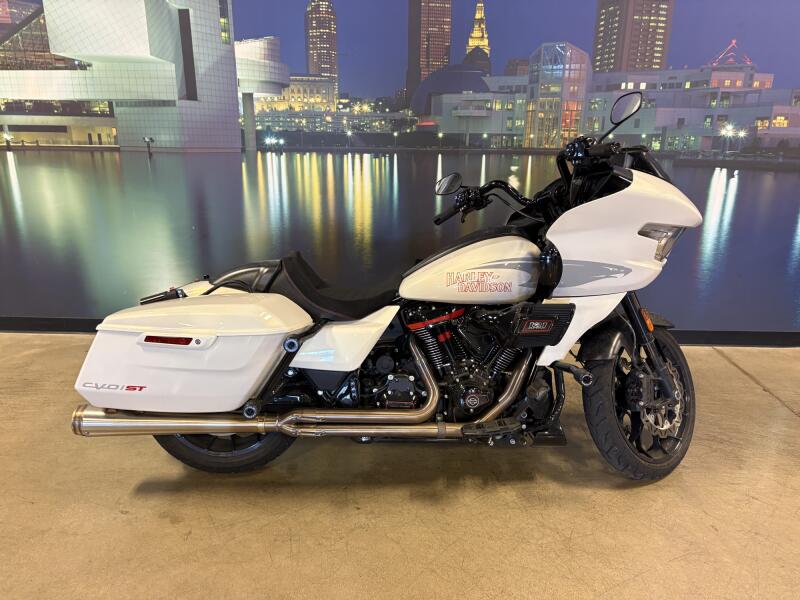2024 Harley-Davidson® CVO™ Road Glide® ST FLTRXSTSE