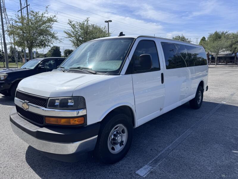 2017 Express Passenger Lt Ext