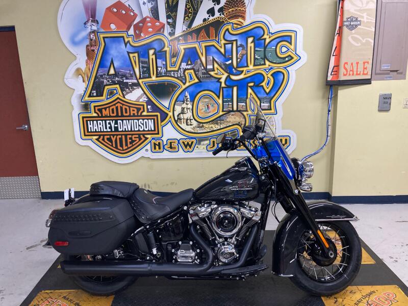 2026 Harley-Davidson® Heritage Classic Midnight Ember w/Laced Wheels FLHC