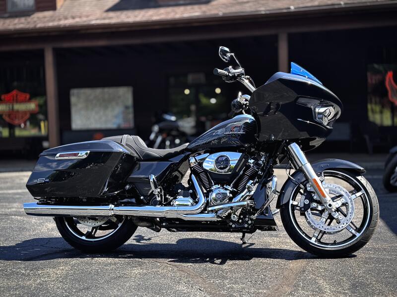 2026 Harley-Davidson® Road Glide® Midnight Ember