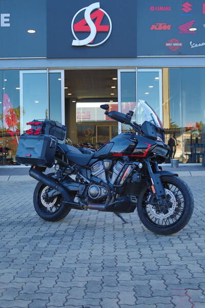 2021 Harley-Davidson® Pan America™ Special Vivid Black