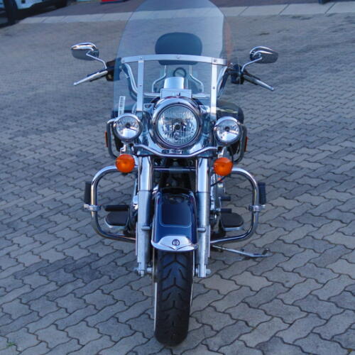 2012 Harley-Davidson® Road King® Classic Big Blue Pearl/Vivid Black thumb 2