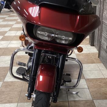 2016 Harley-Davidson® Road Glide® Special Velocity Red Sunglo thumb 3