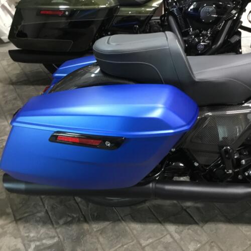 2026 Harley-Davidson® Road Glide® Aurora Blue Denim - Black thumb 2