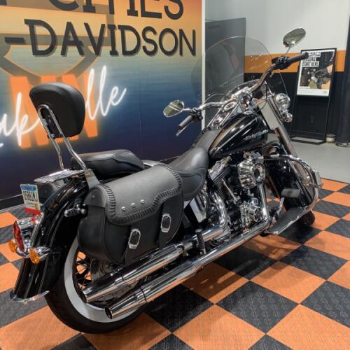 2016 Harley-Davidson Softail Deluxe FLSTN thumb 3