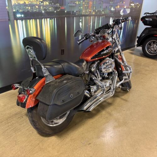 XL1200C 2011 1200 Custom thumb 0