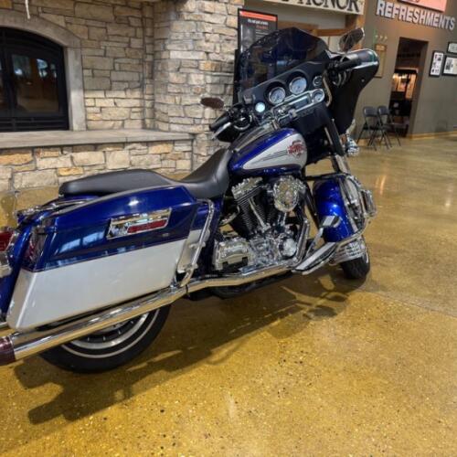 FLHTCUI 2006 Electra Glide® Ultra Classic® thumb 3