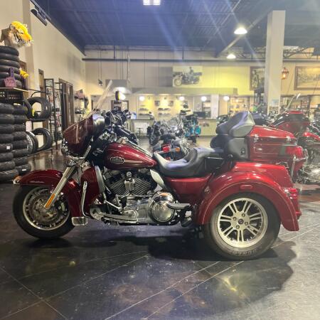 2010 Harley-Davidson® Tri Glide® Ultra Classic® thumb 3