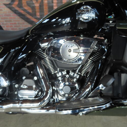 2026 Harley-Davidson® Street Glide Limited FLHXL thumb 3