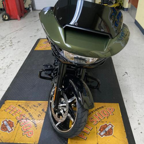 2026 Harley-Davidson® Road Glide® Olive Steel Metallic / Vivid Black Black Trim thumb 2