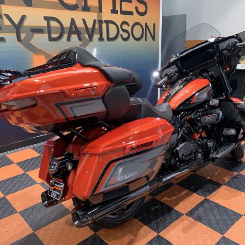 2026 Harley-Davidson CVO Street Glide Limited FLHXLSE thumb 3
