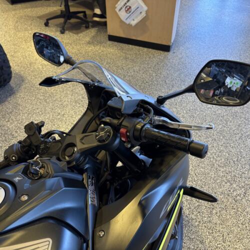 2026 Honda CBR650R E-Clutch thumb 0