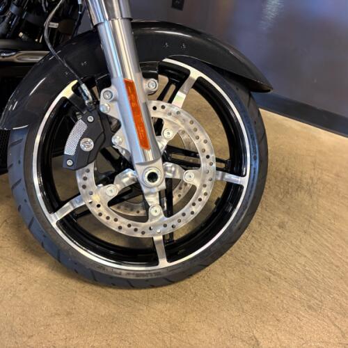 2026 Harley-Davidson® Road Glide™ FLTRX thumb 0