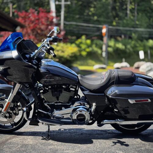 2026 Harley-Davidson® Road Glide® Midnight Ember thumb 3