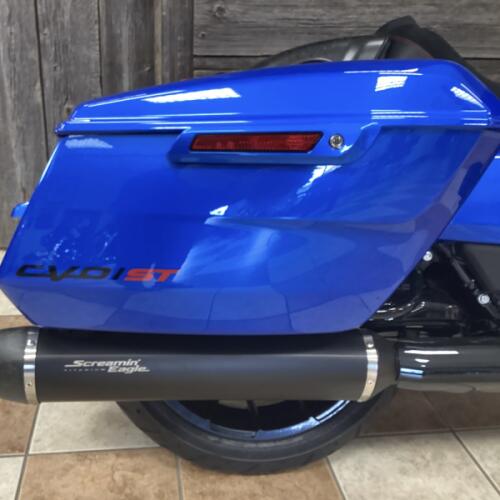 2026 Harley-Davidson® CVO Street Glide ST Electric Coast thumb 1
