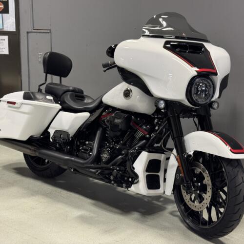 FLHXSE 2021 CVO™ Street Glide® thumb 3