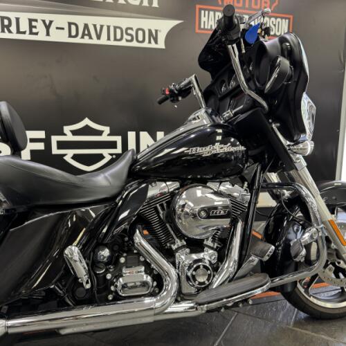 2016 Harley-Davidson® Street Glide® Black thumb 2