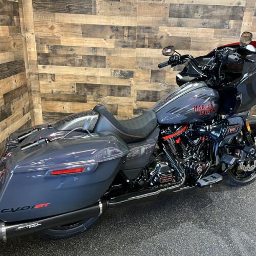 2026 Harley-Davidson® CVO Road Glide ST Inferno Gray FLTRXSTSE thumb 2