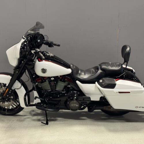 FLHXSE 2021 CVO™ Street Glide® thumb 0