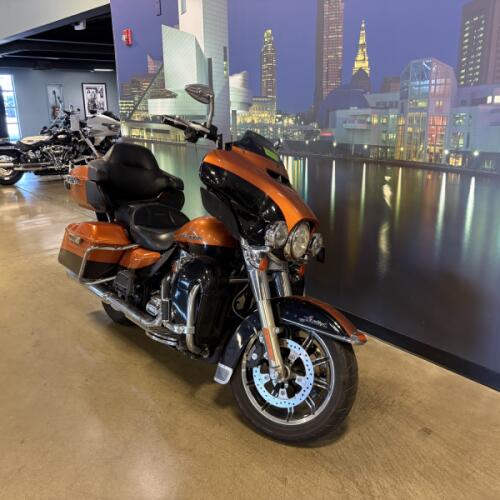 2014 Harley-Davidson® Ultra Limited FLHTK thumb 1