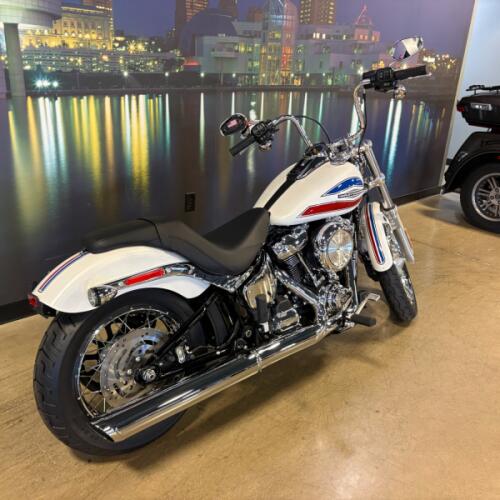 2026 Harley-Davidson® Super Glide® FXD thumb 2