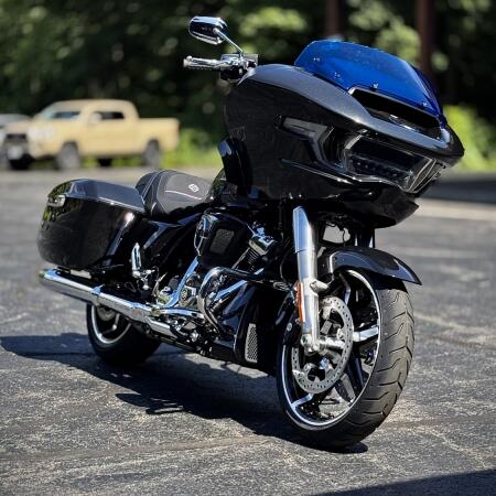 2026 Harley-Davidson® Road Glide® Midnight Ember thumb 0