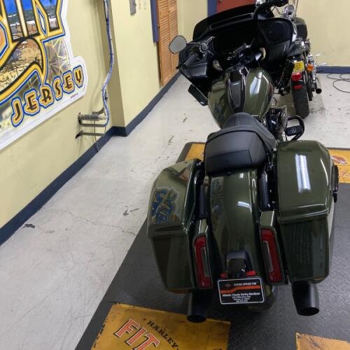 2026 Harley-Davidson® Road Glide® Olive Steel Metallic / Vivid Black Black Trim thumb 0