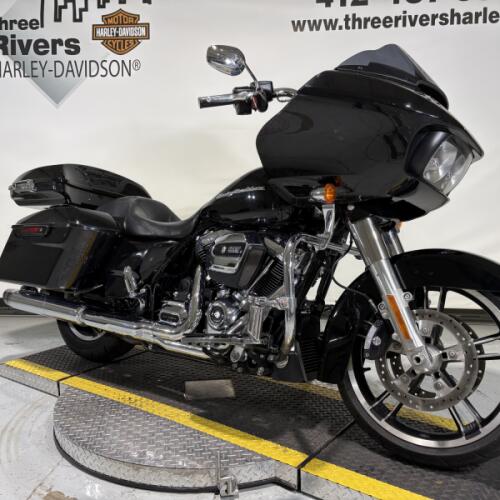 2017 Harley-Davidson® Road Glide® Special Vivid Black thumb 2