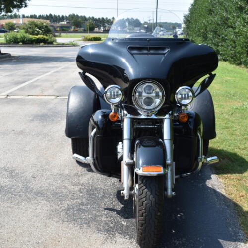 FLHTCUTG Tri Glide® Ultra thumb 2